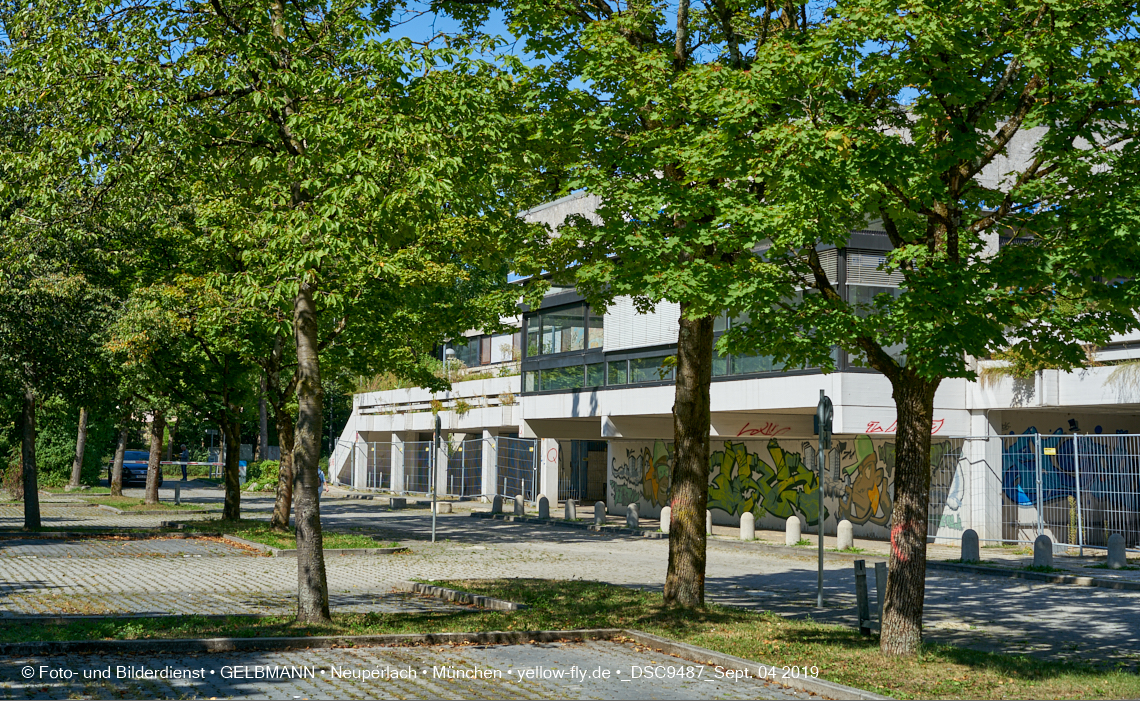04.09.2019 - Einkaufs- und Wohnzentrum Quiddestraße in Neuperlach